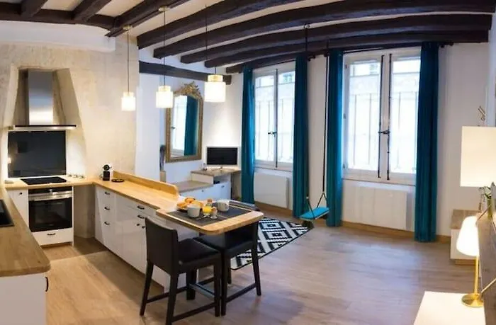 La Balancoire * טור