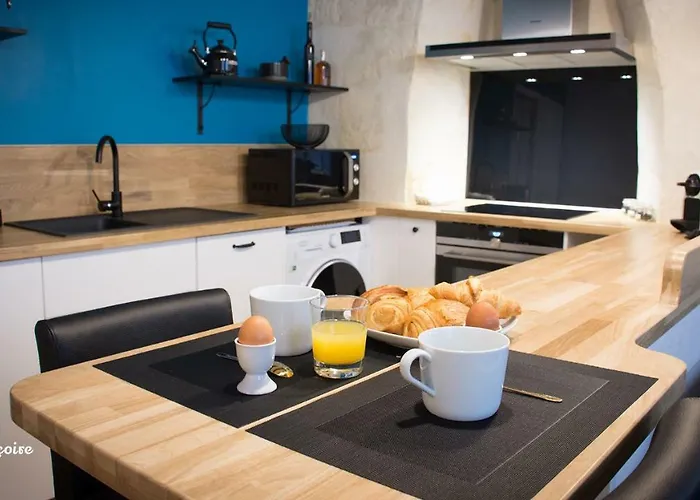 La Balancoire Apartment Tours